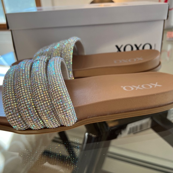 XOXO Jolee Rhinestone Sandals - Picture 7 of 8